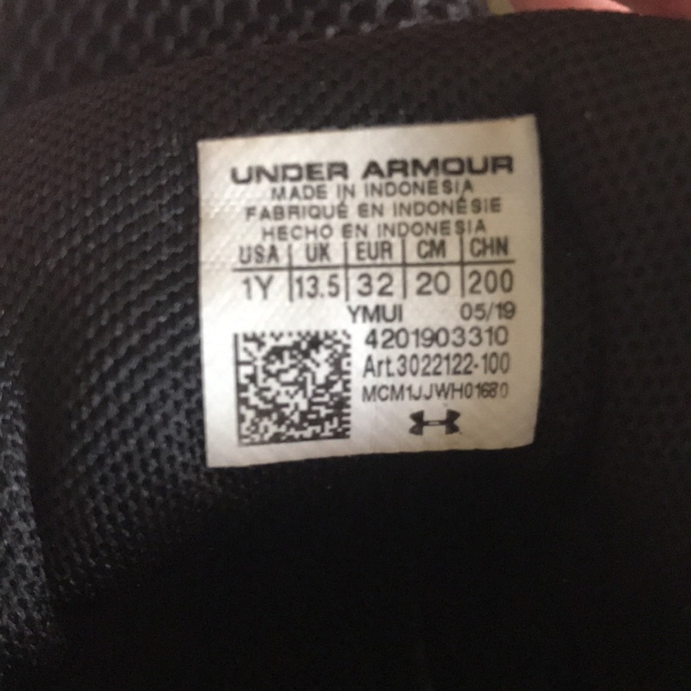 youth basketball shoes - Picture 10 of 10